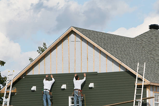 Professional Vinyl Siding technician working in Washington Boro, PA